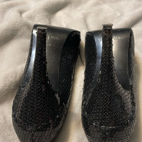 Black sparkly heels, perfect for the holidays! - Picture 4 of 9